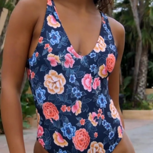 SKATIE One Piece - Picture 2 of 5